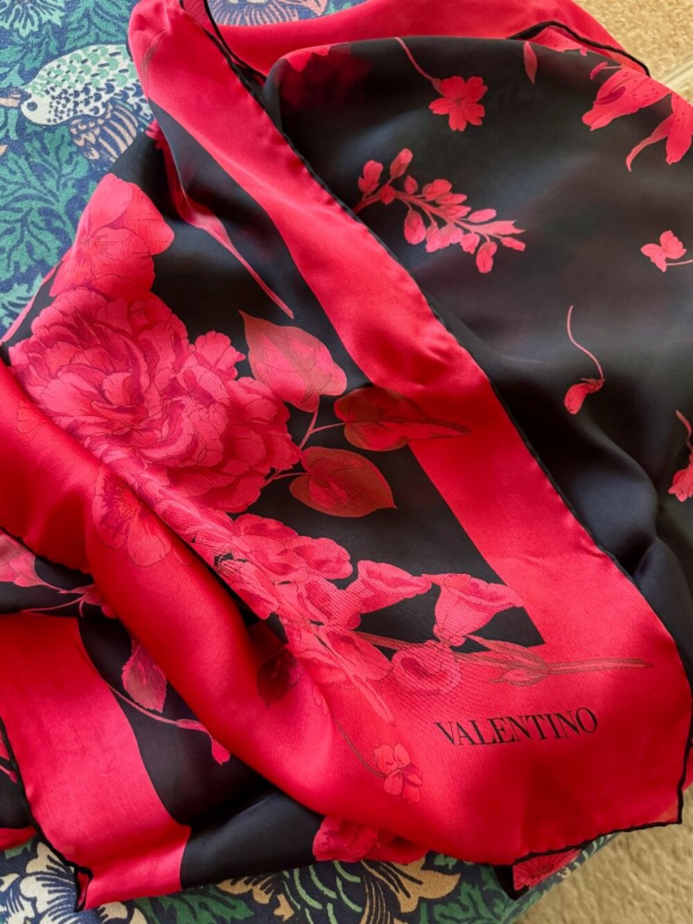 Red and Black Silk Valentino Floral Scarf in Original Box - Picture 10 of 13